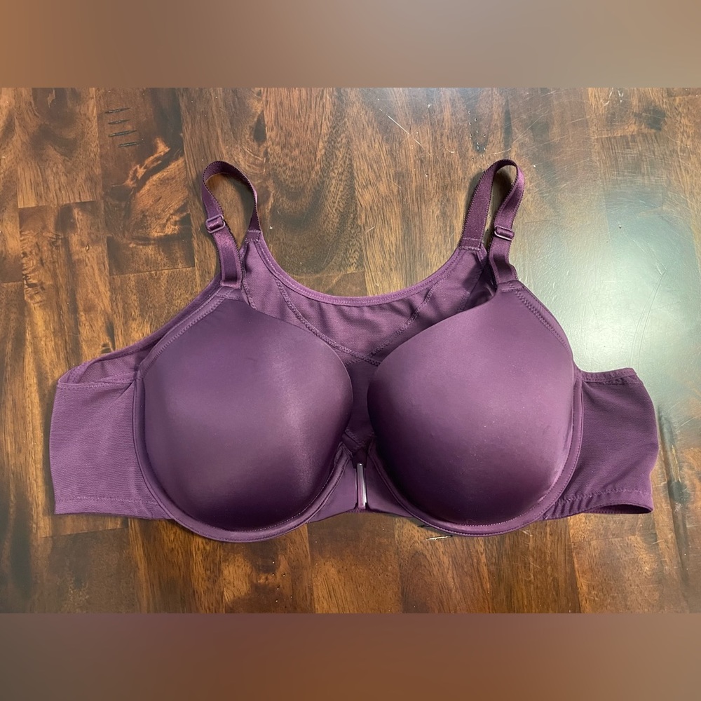 Torrid lightly lined, front close, full back bra 42B